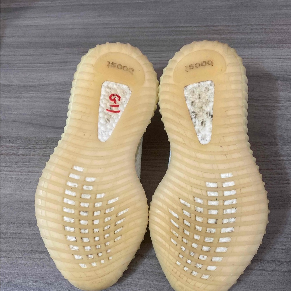 Adidas Yeezy Boost 350 V2 Cream White/Triple White- SZ 7 M- W 8.5 - Picture 16 of 16